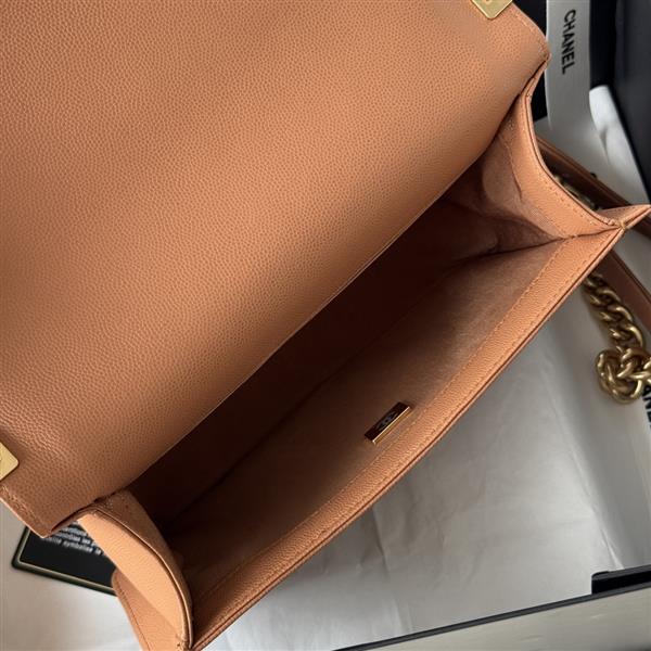 2026127214239174 700